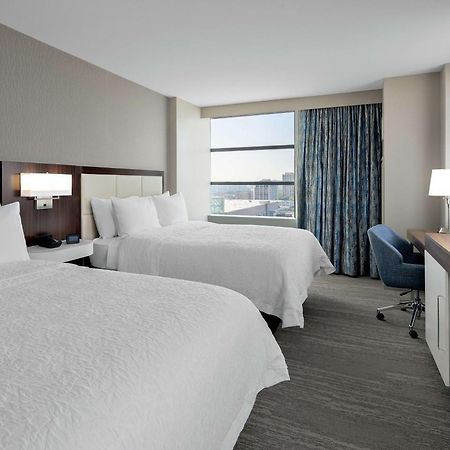Hampton Inn Chicago Mccormick Place Экстерьер фото
