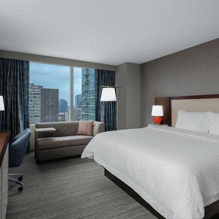 Hampton Inn Chicago Mccormick Place Экстерьер фото