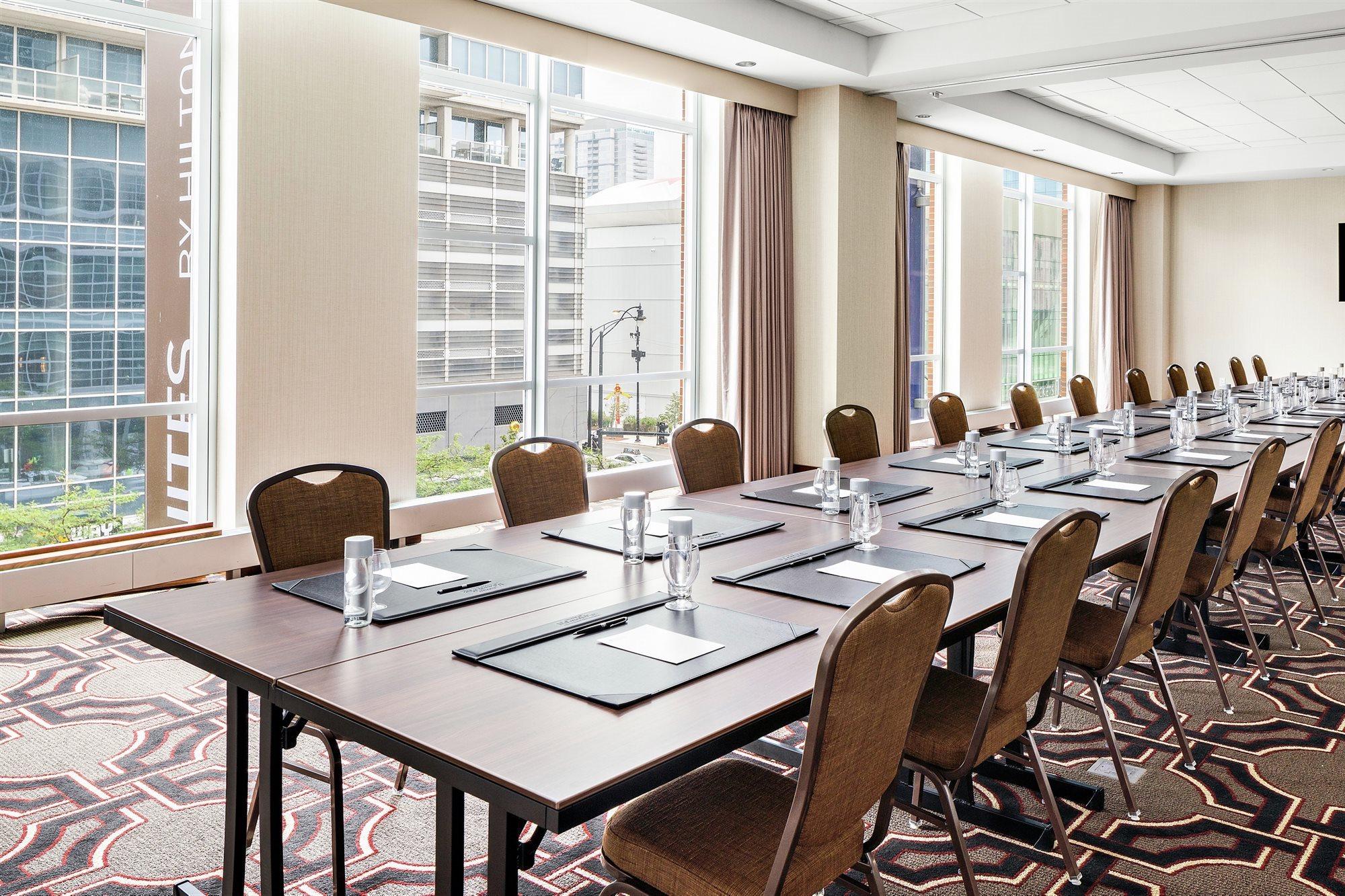 Hampton Inn Chicago Mccormick Place Экстерьер фото
