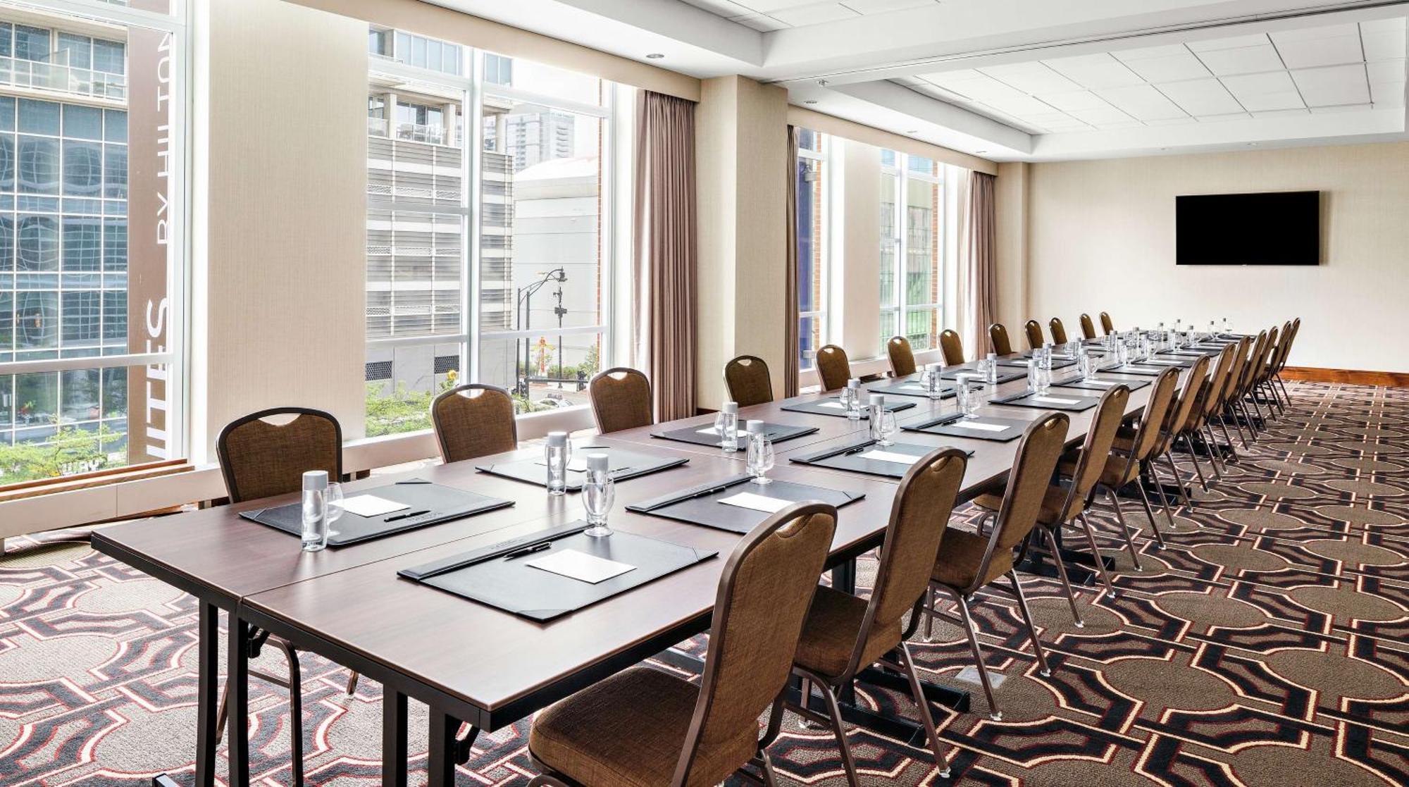 Hampton Inn Chicago Mccormick Place Экстерьер фото