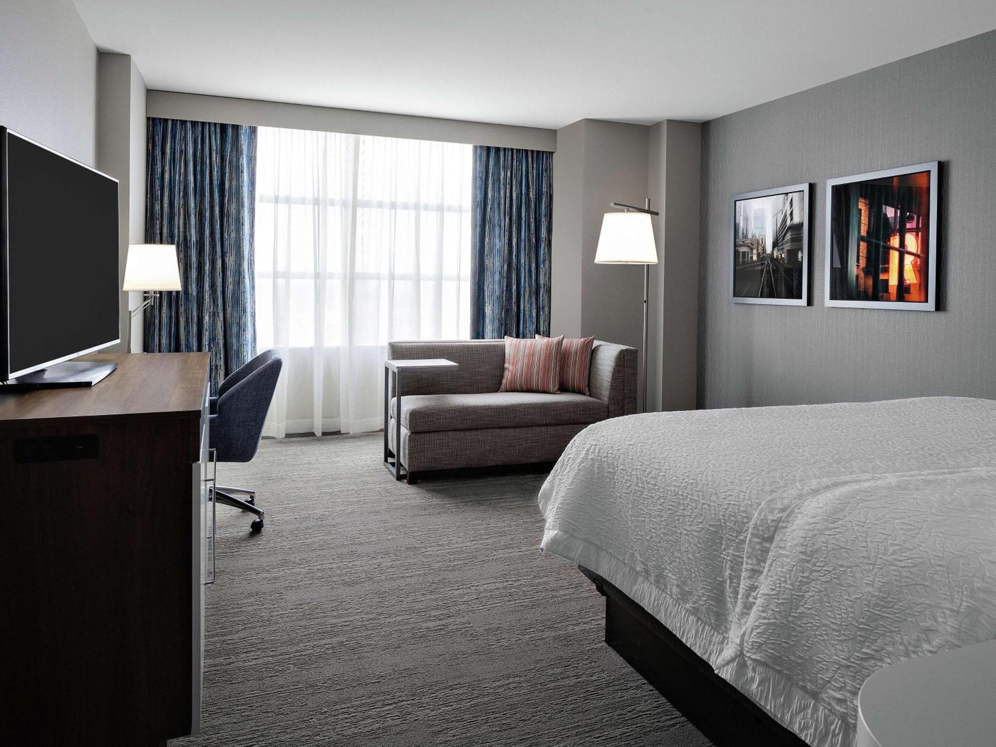 Hampton Inn Chicago Mccormick Place Экстерьер фото