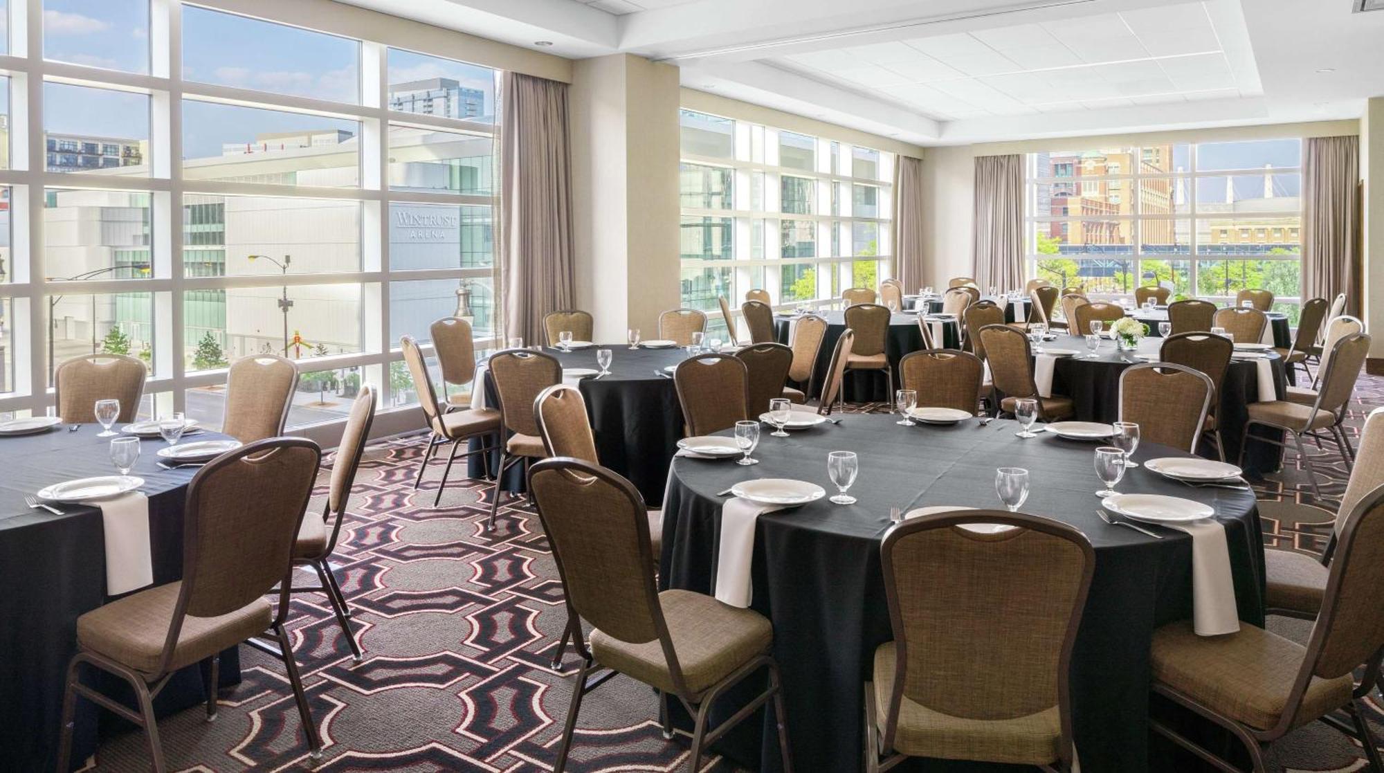 Hampton Inn Chicago Mccormick Place Экстерьер фото