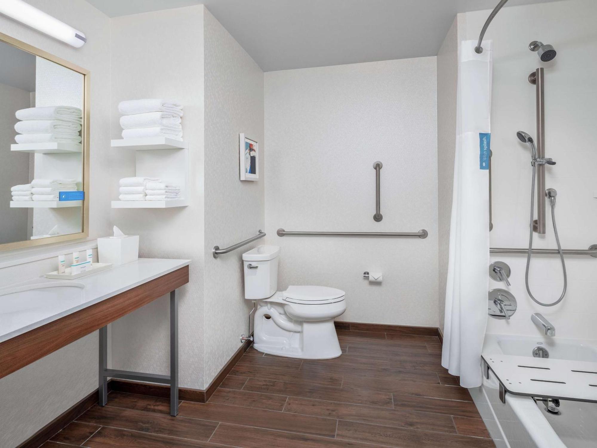 Hampton Inn Chicago Mccormick Place Экстерьер фото