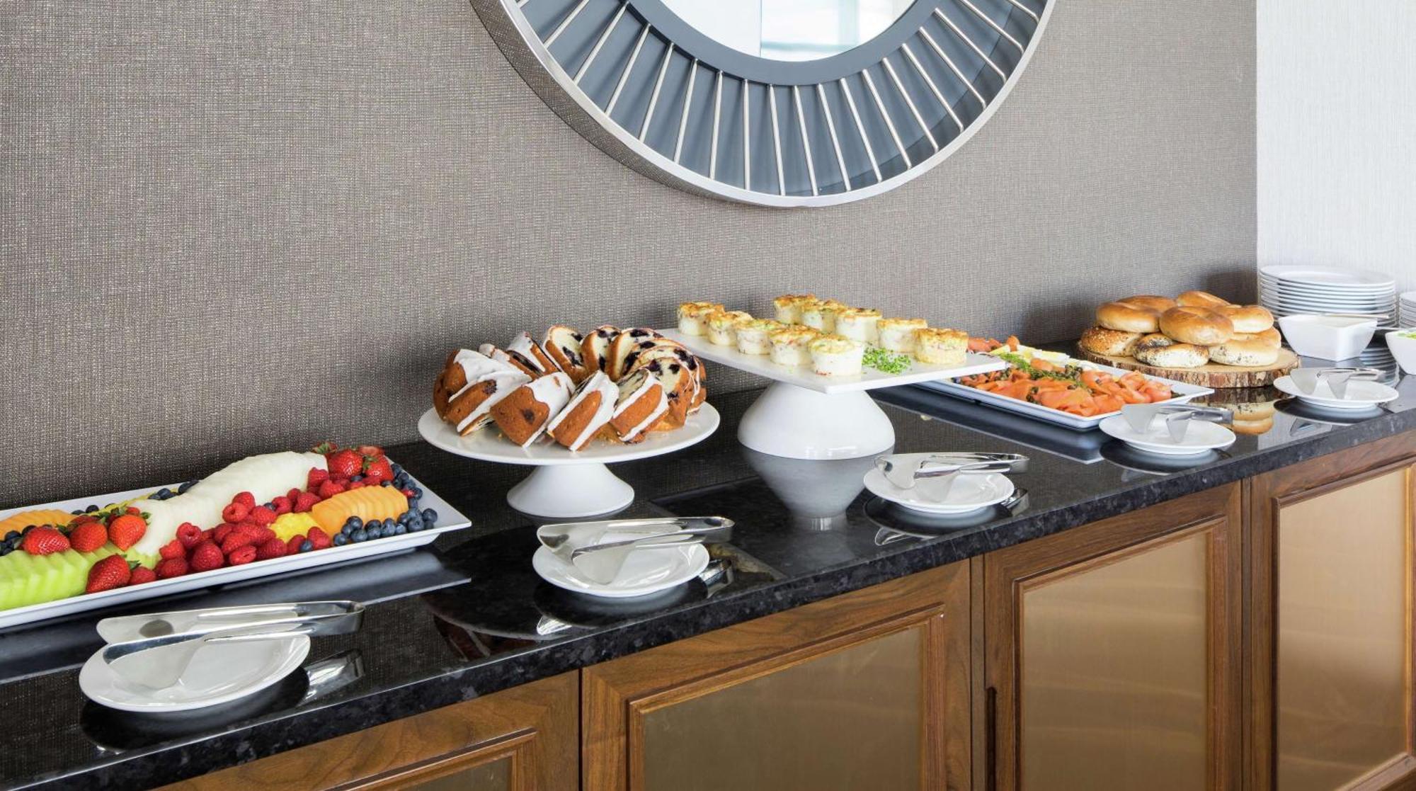 Hampton Inn Chicago Mccormick Place Экстерьер фото