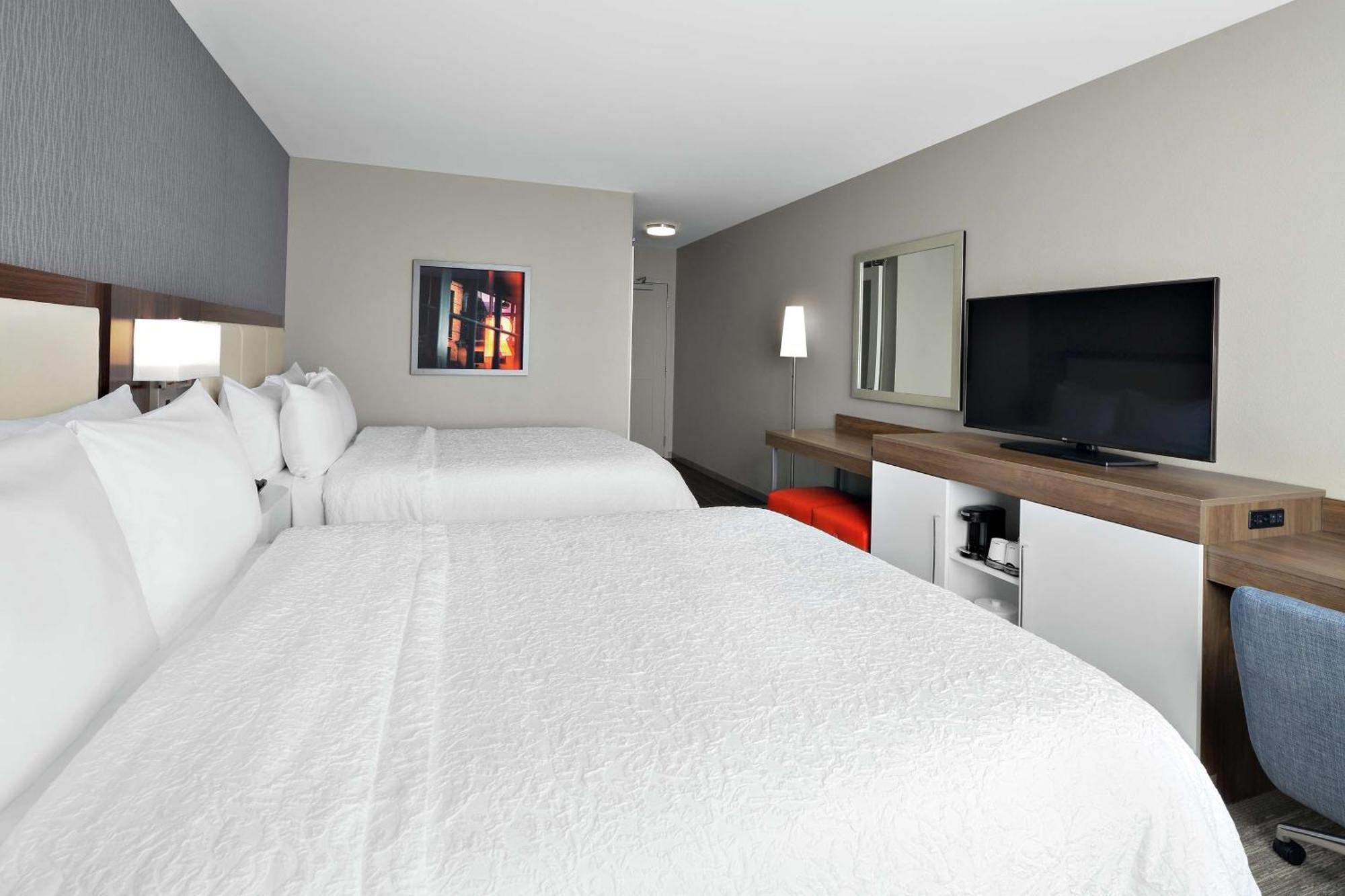 Hampton Inn Chicago Mccormick Place Экстерьер фото