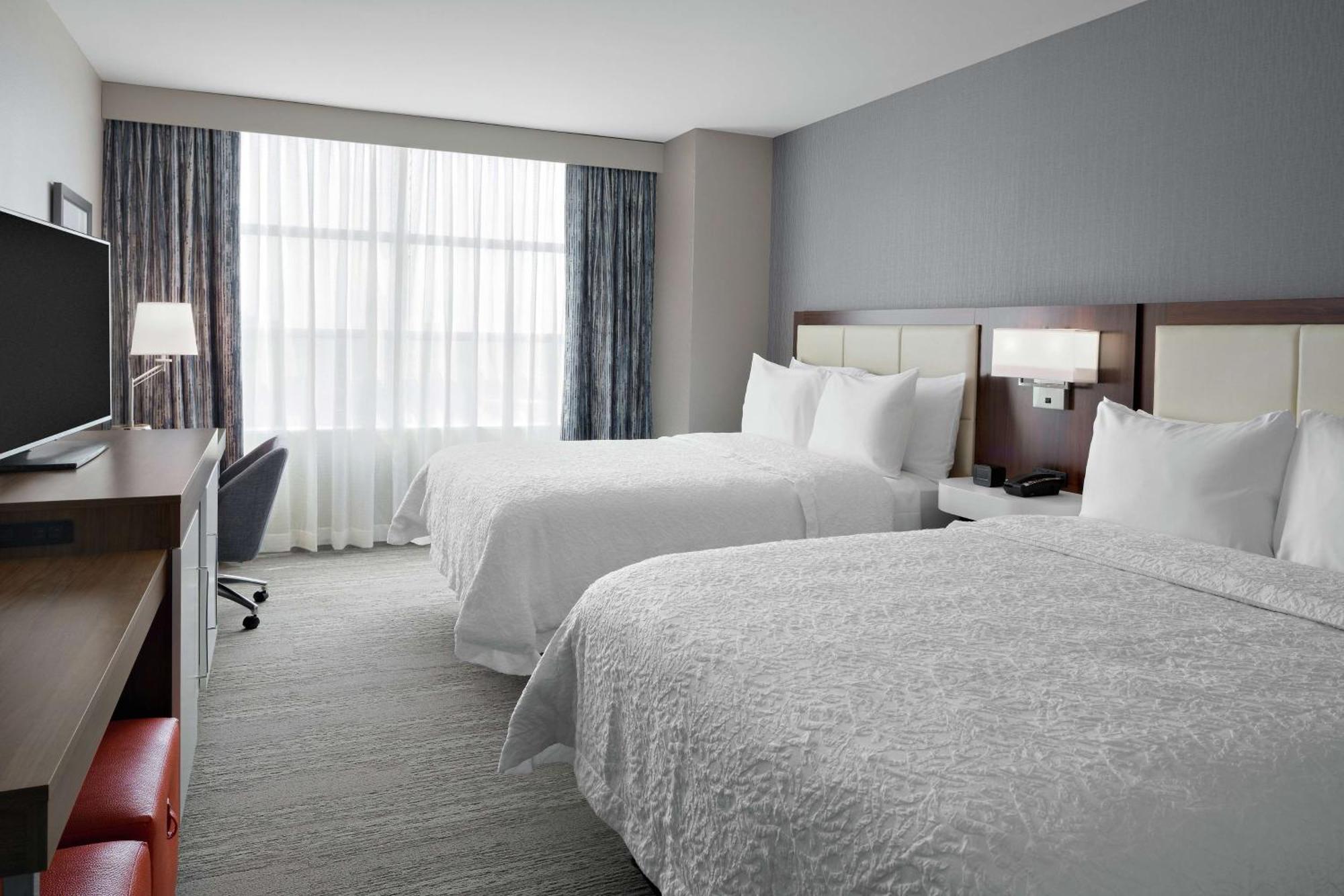 Hampton Inn Chicago Mccormick Place Экстерьер фото