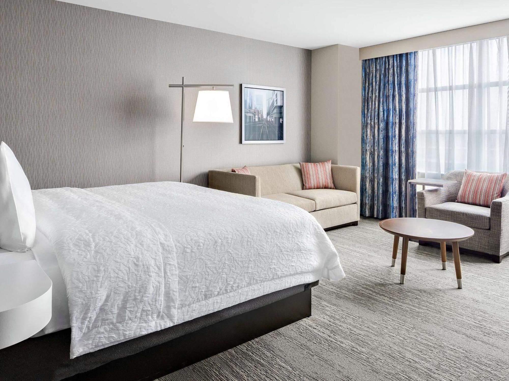 Hampton Inn Chicago Mccormick Place Экстерьер фото