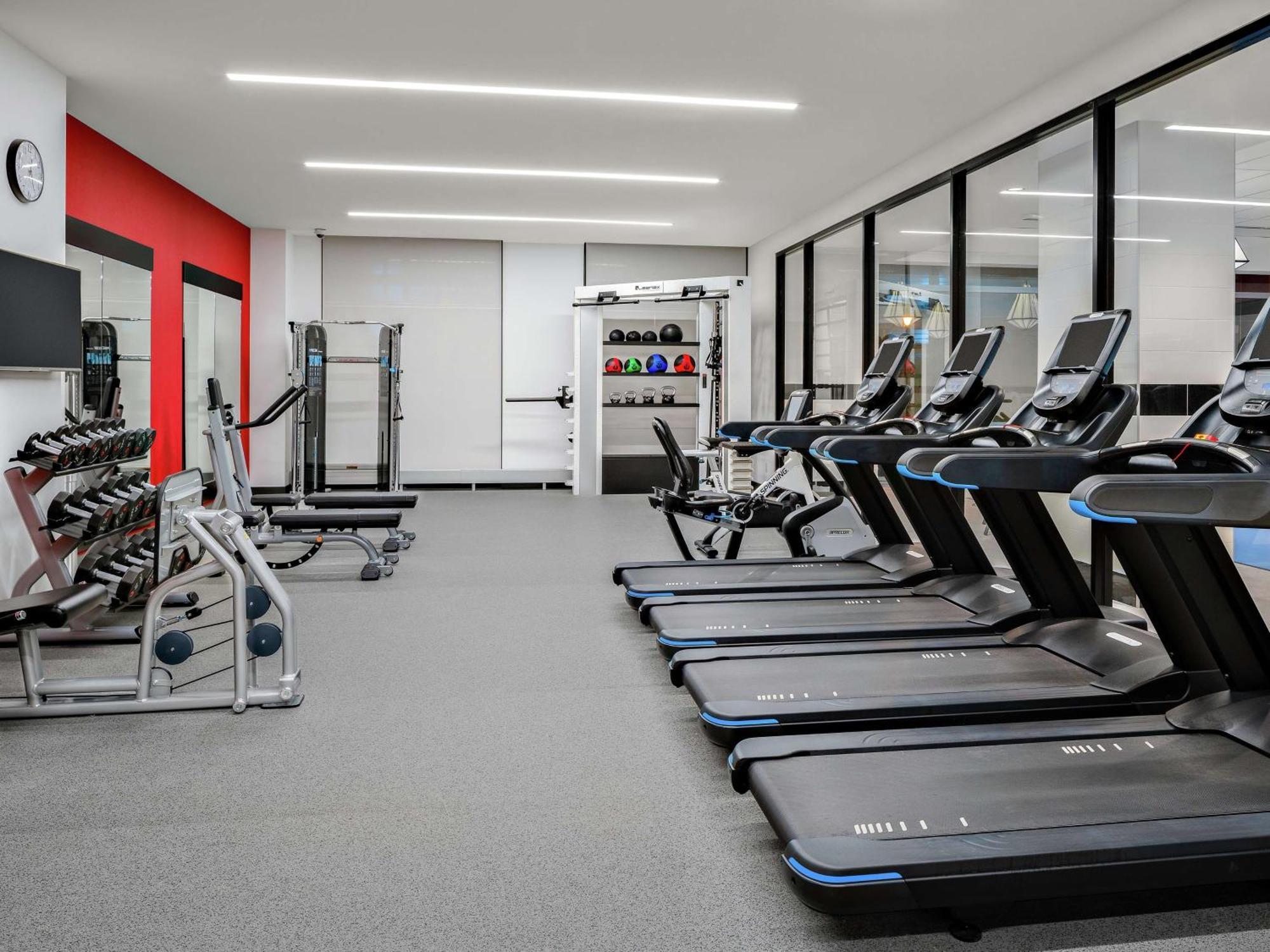 Hampton Inn Chicago Mccormick Place Экстерьер фото