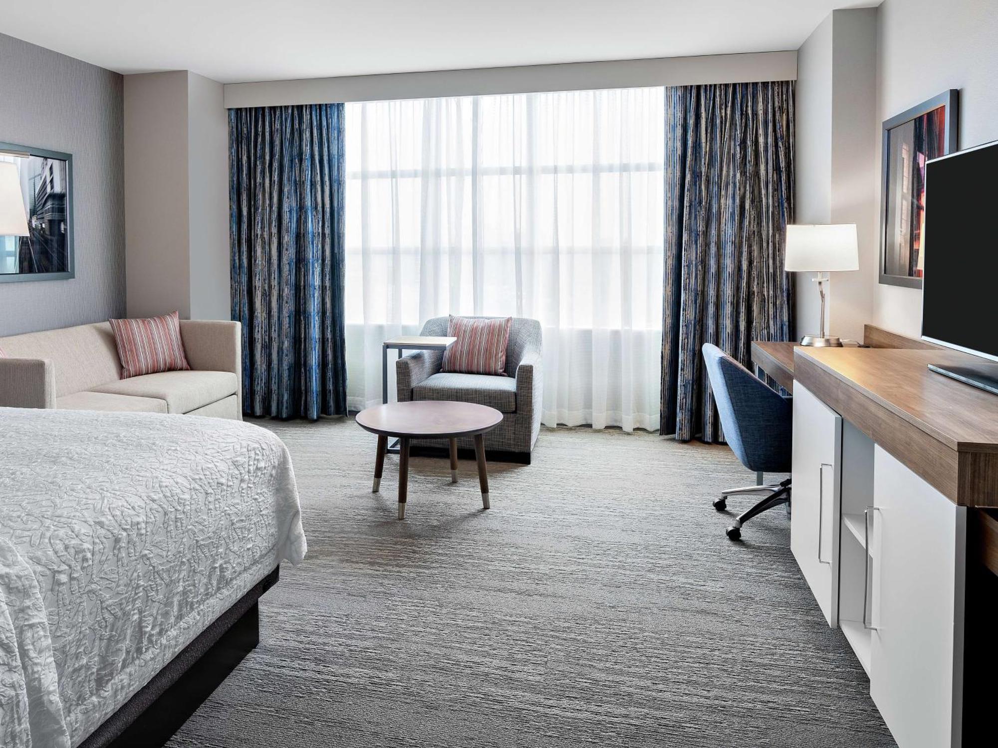 Hampton Inn Chicago Mccormick Place Экстерьер фото
